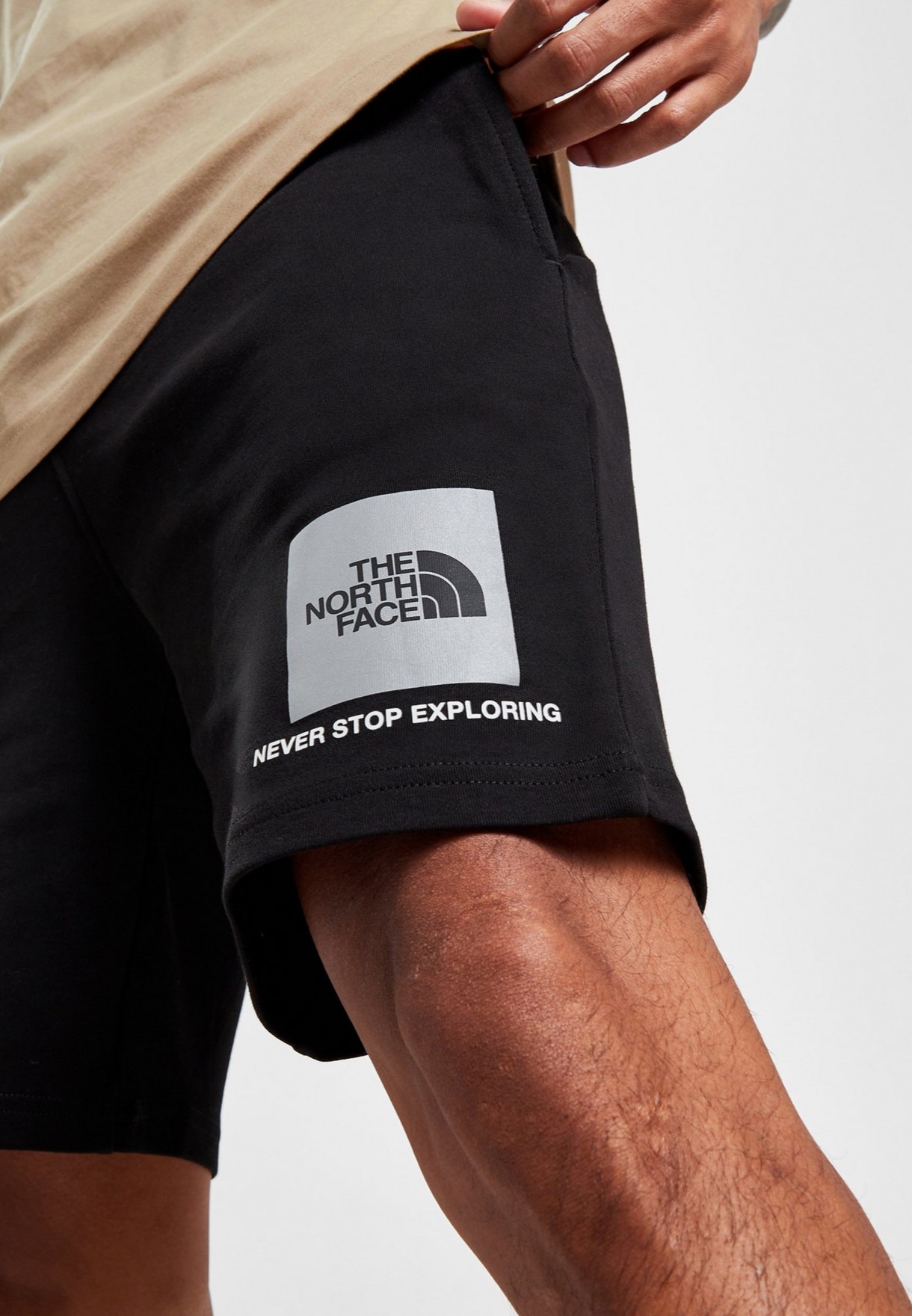 THE NORTH FACE M SMALL BOX LOGO SHORTS BLACK/SILVER REFLECTIVE - Image 3